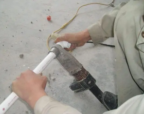 涟源漏水维修电话